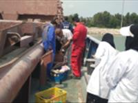 اجرای اولین مرحله نمونه برداری از آب توازن کشتی ها  توسط کارشناسان پژوهشکده اکولوژی دریای خزر در منطقه ویژه اقتصادی امیرآباد